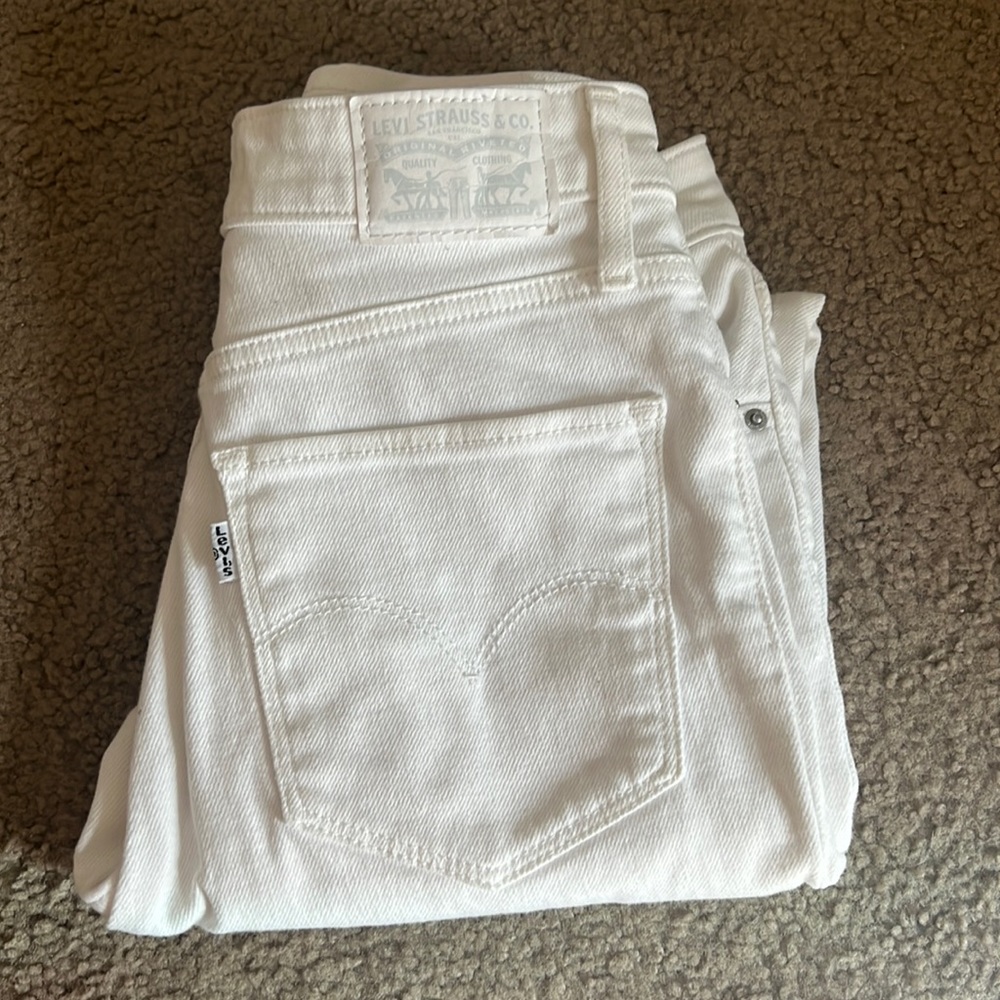 Levi High Rise Skinny Jean